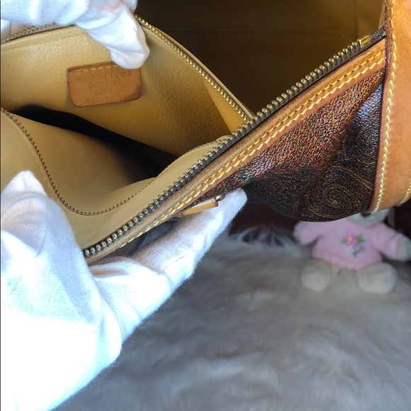 Authentic ✅ - Picture 6 of 8